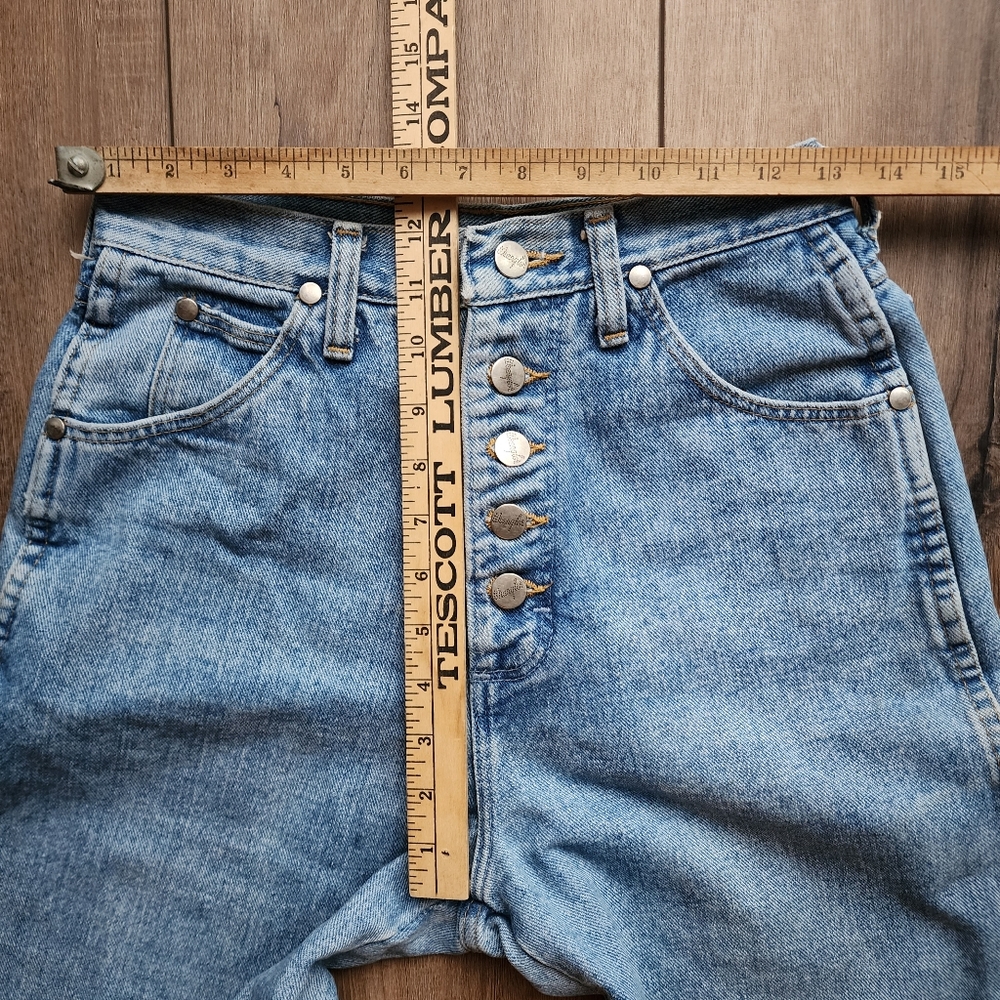 Vintage button fly high rise wranglers light wash size 26w32l tagged 9/10w 34l - Picture 6 of 12